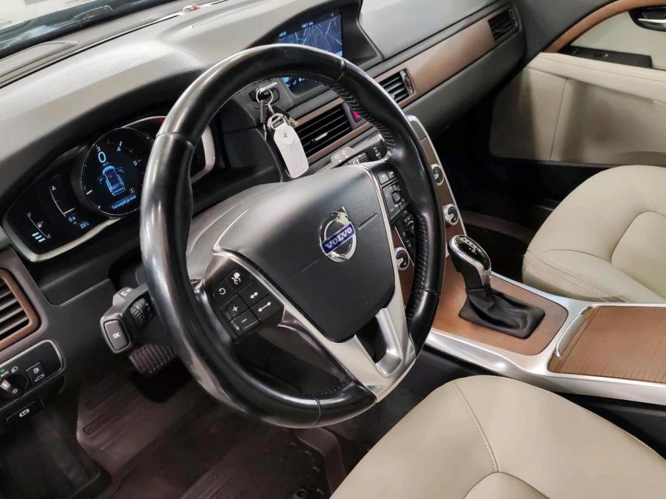 VOLVO XC70 2015