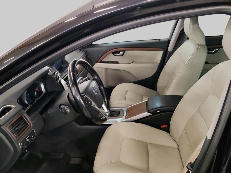 VOLVO XC70 2015