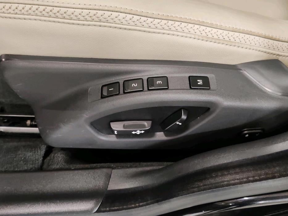 VOLVO XC70 2015