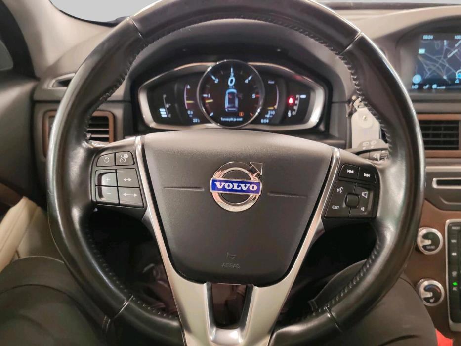 VOLVO XC70 2015