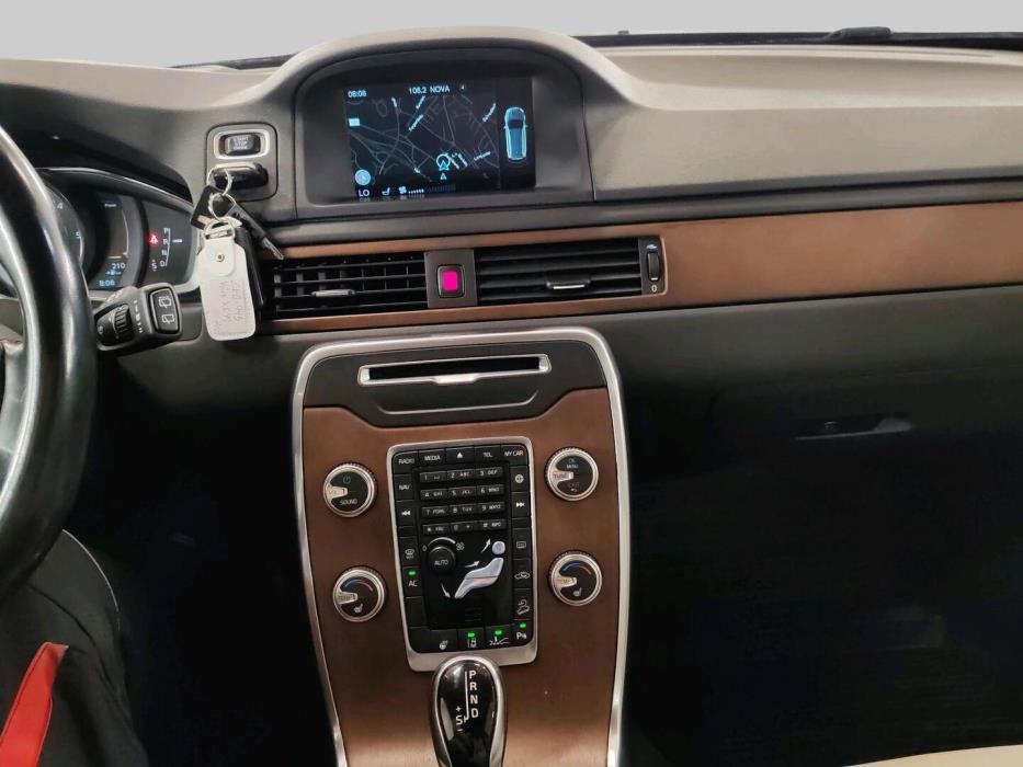 VOLVO XC70 2015