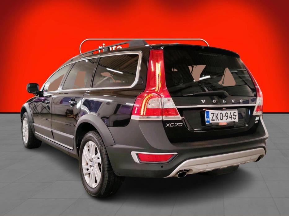 VOLVO XC70 2015