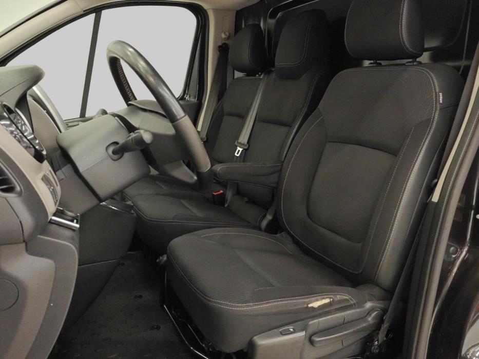NISSAN NV300 2019