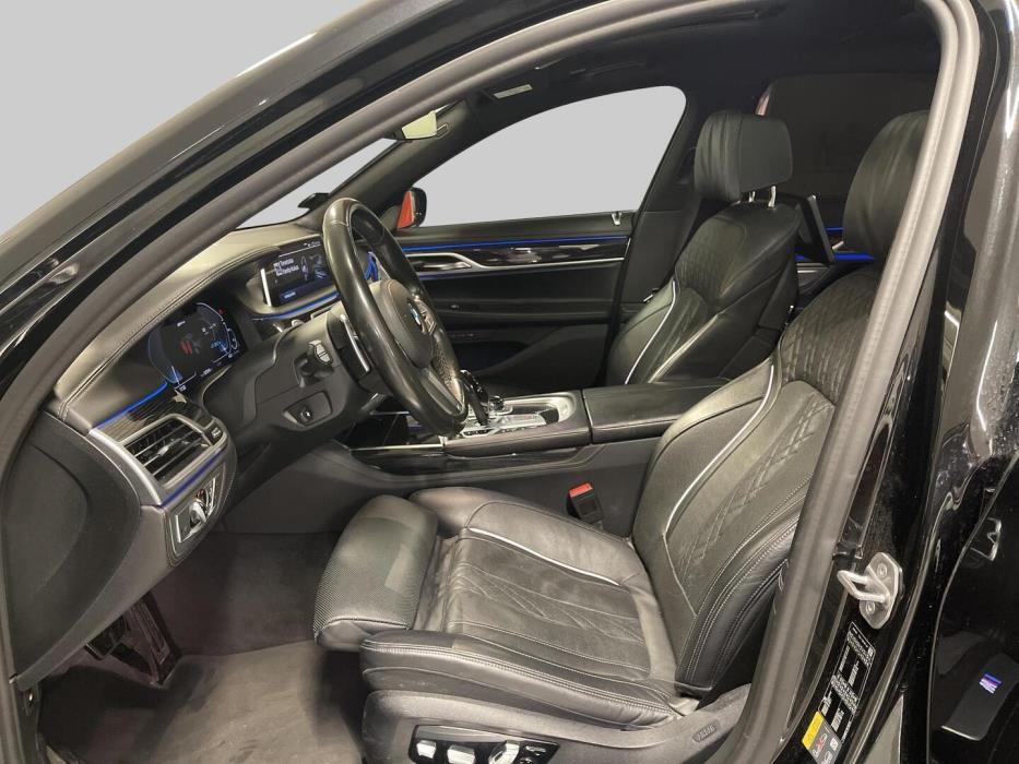 BMW 745 2020