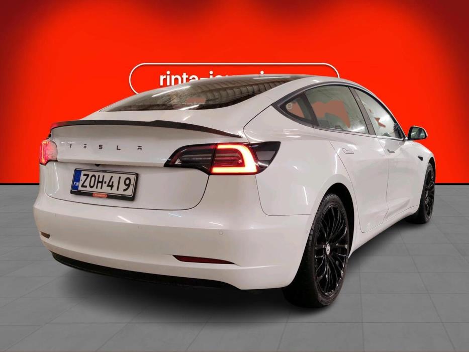 TESLA Model 3 2020