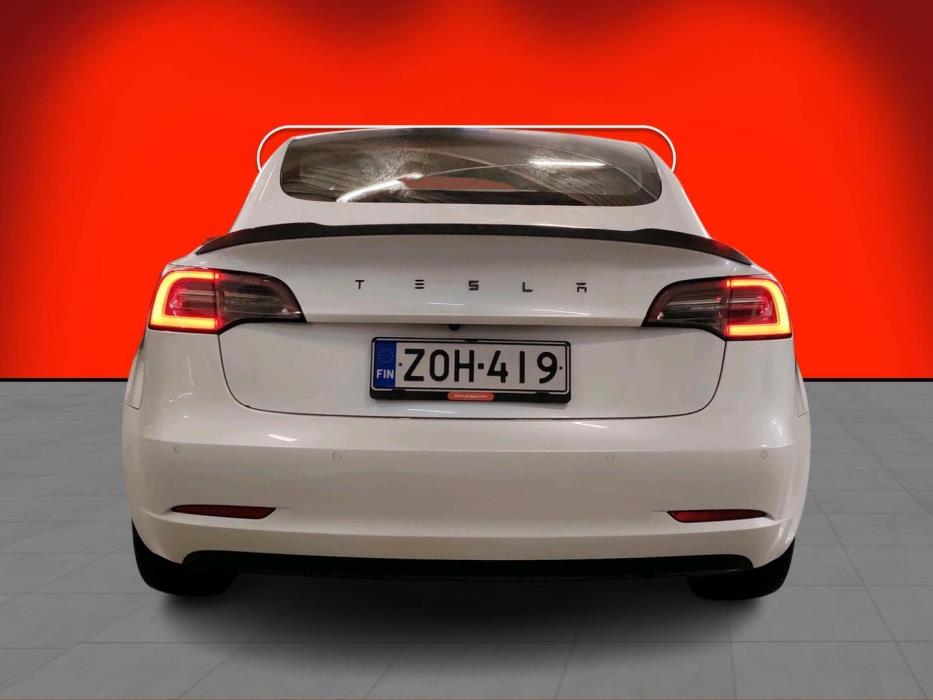TESLA Model 3 2020