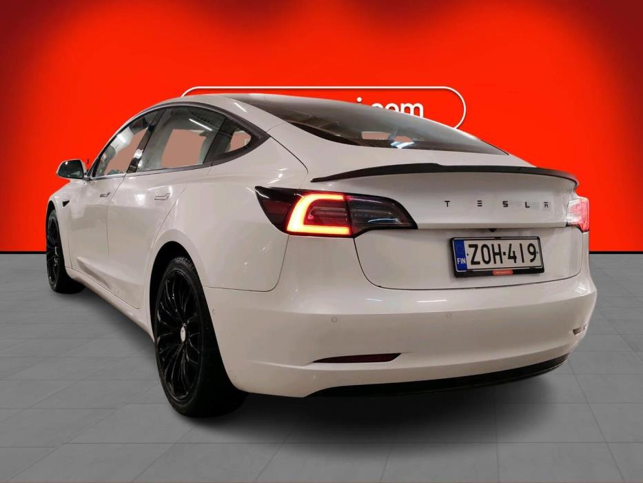 TESLA Model 3 2020