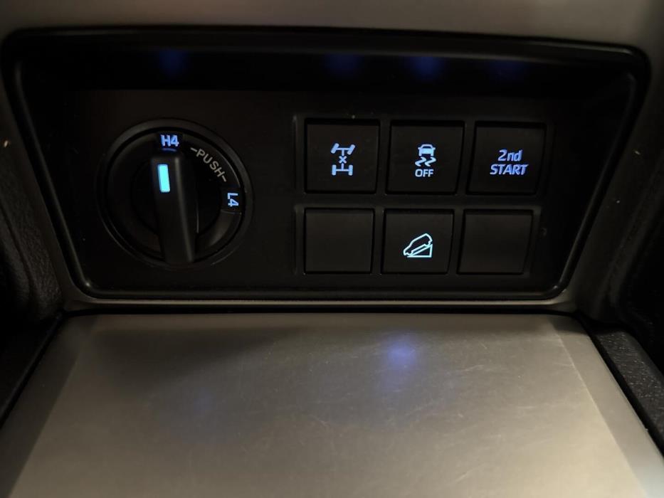 TOYOTA Land Cruiser 2022