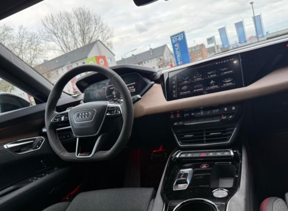 AUDI E-TRON GT RS 2022