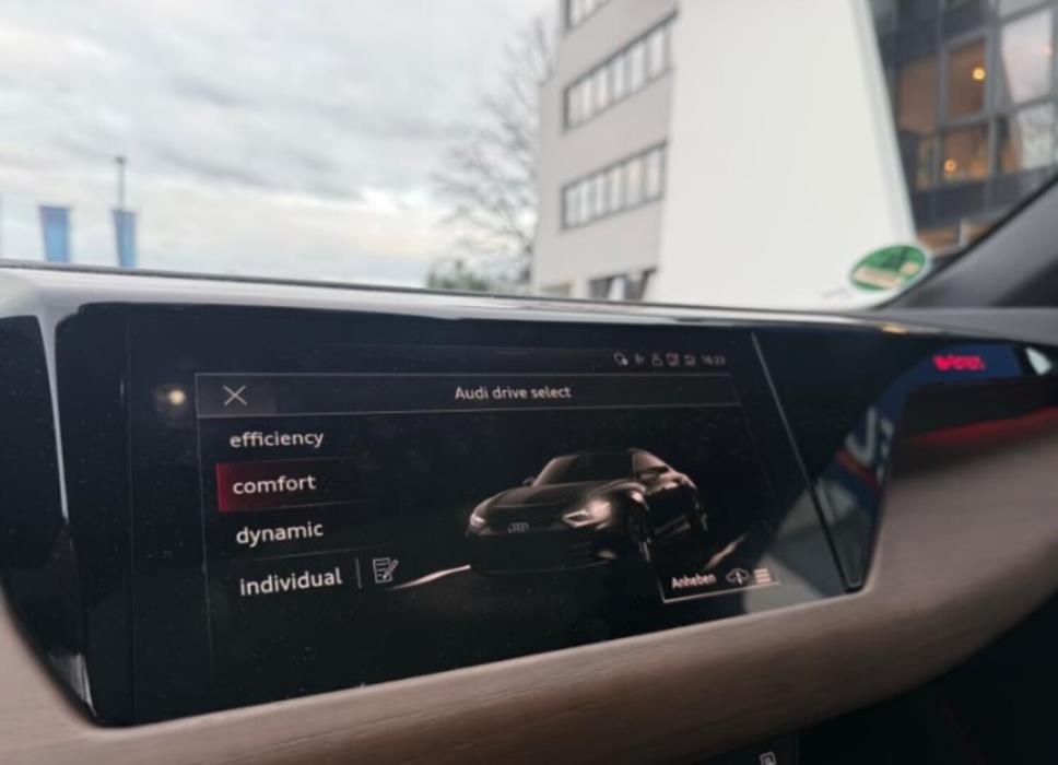 AUDI E-TRON GT RS 2022