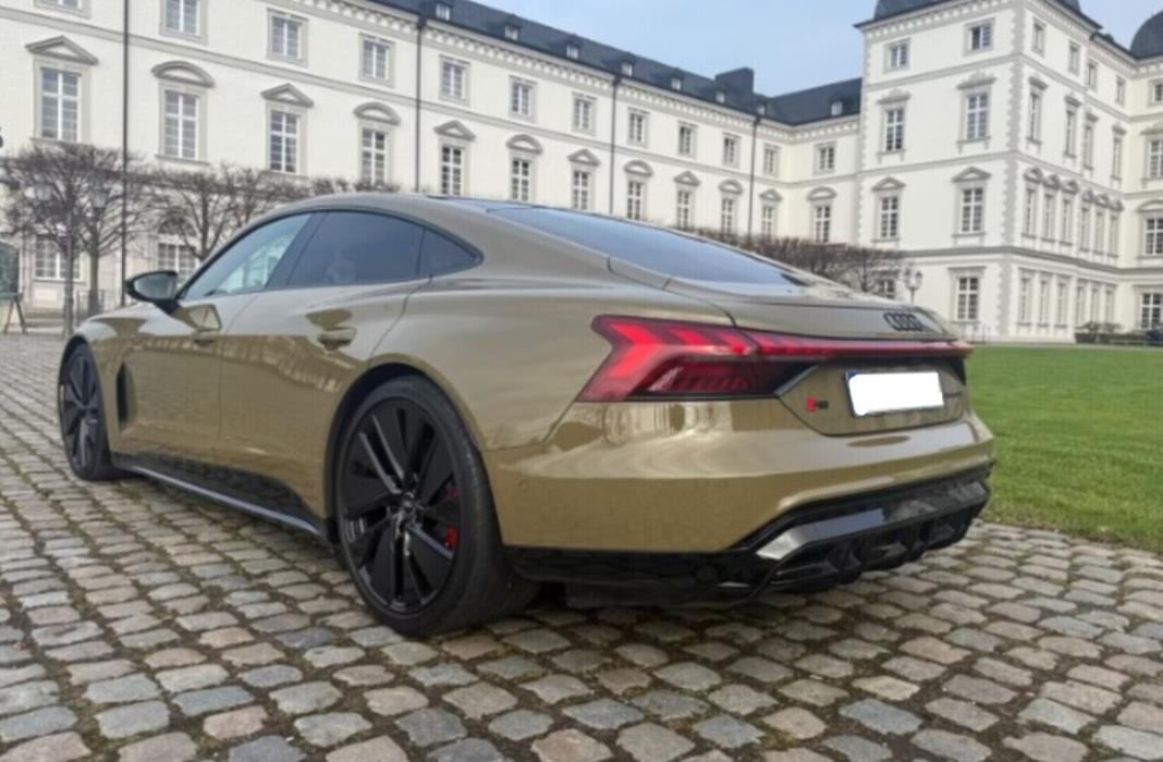 AUDI E-TRON GT RS 2022
