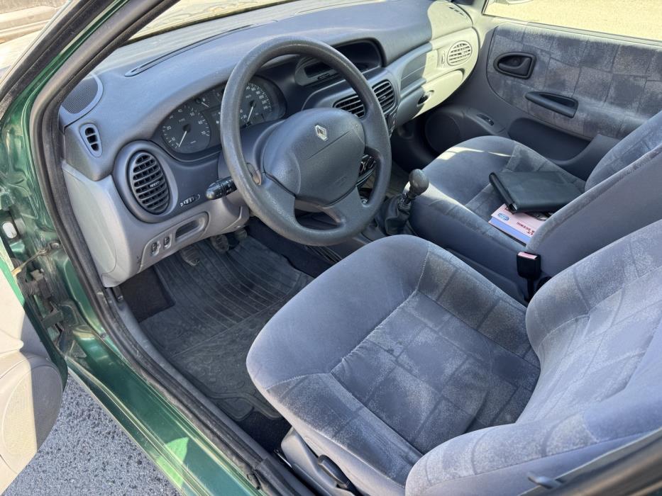 RENAULT Megane 2000
