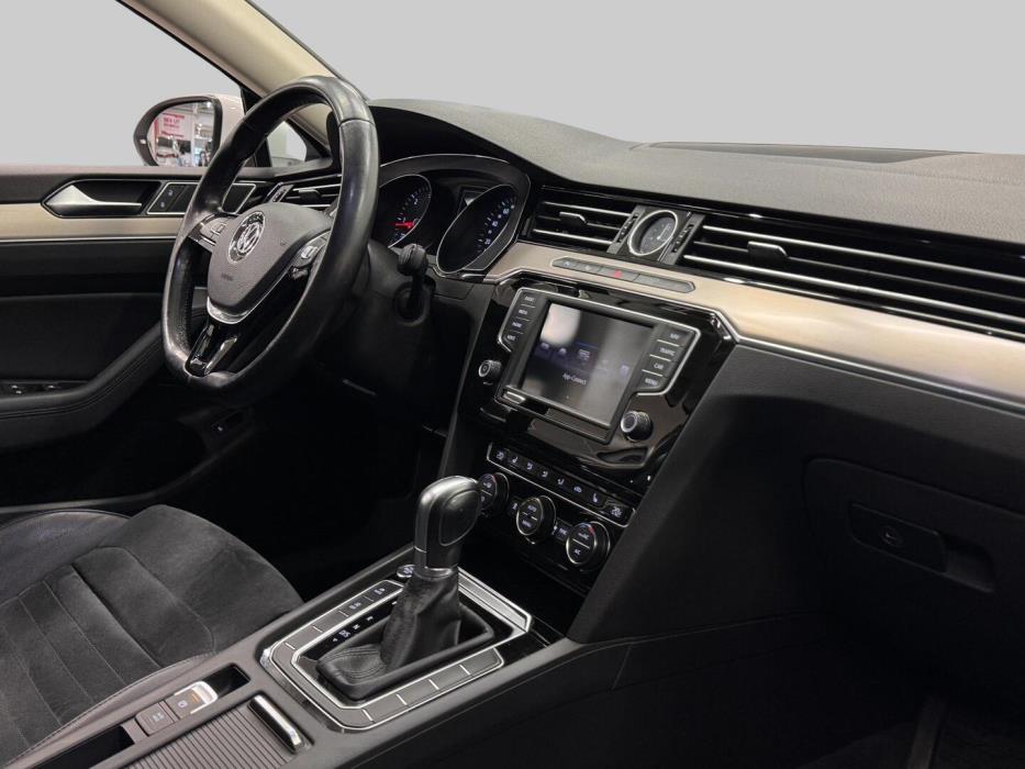 VOLKSWAGEN Passat 2017