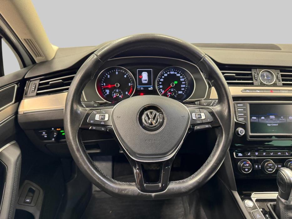 VOLKSWAGEN Passat 2017