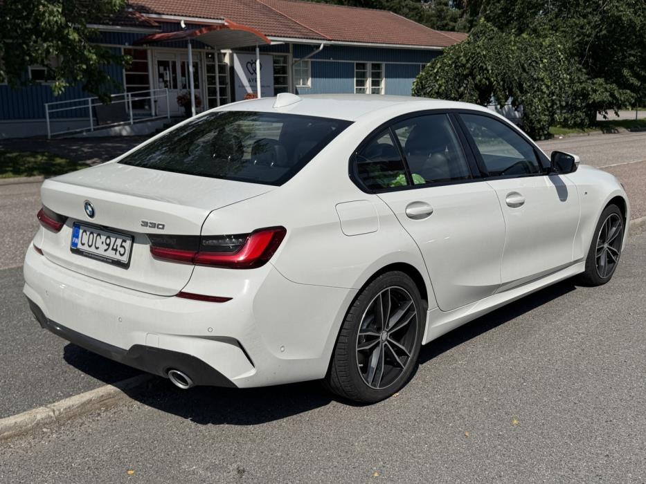 BMW 330 2020