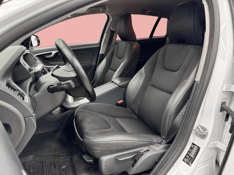 VOLVO V60 Cross Country 2016