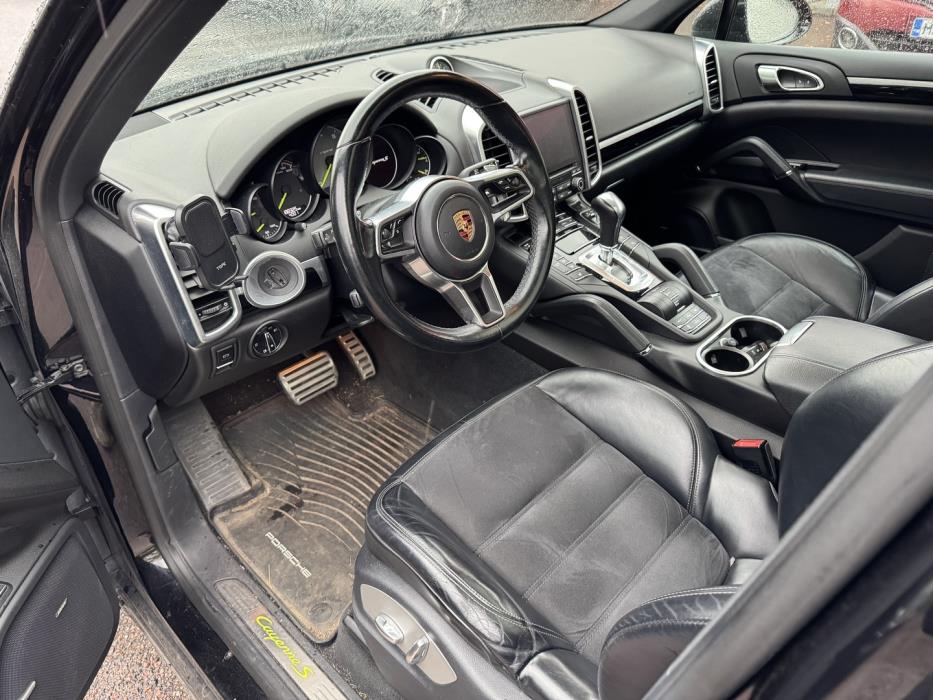 PORSCHE Cayenne 2017