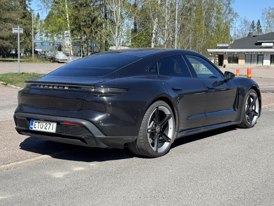 PORSCHE TAYCAN 2020