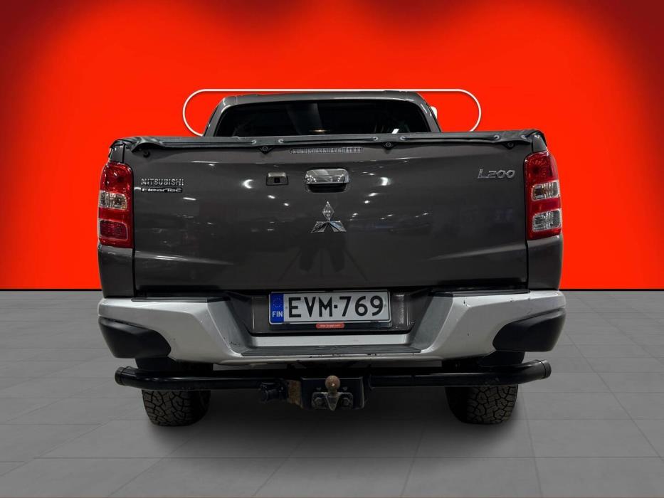 MITSUBISHI L200 2016