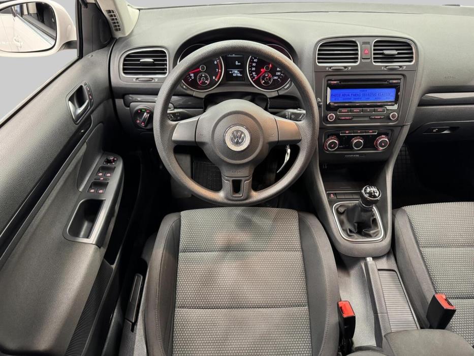 VOLKSWAGEN Golf 2010