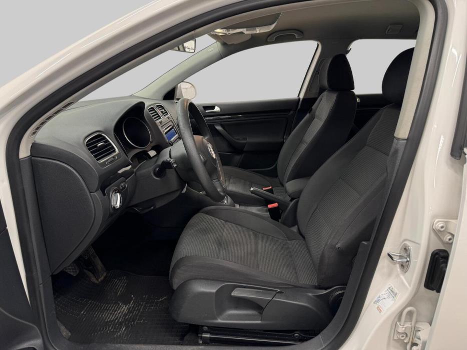 VOLKSWAGEN Golf 2010