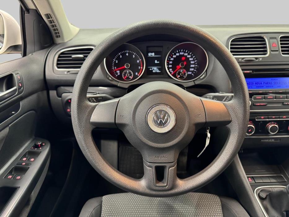 VOLKSWAGEN Golf 2010
