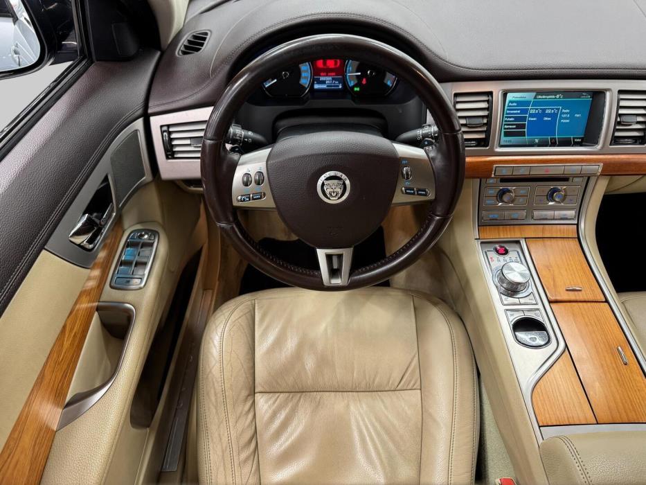 JAGUAR XF 2009