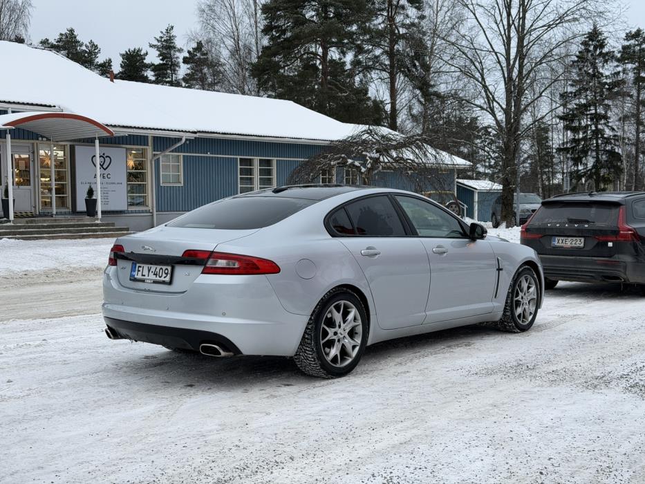 JAGUAR XF 2009