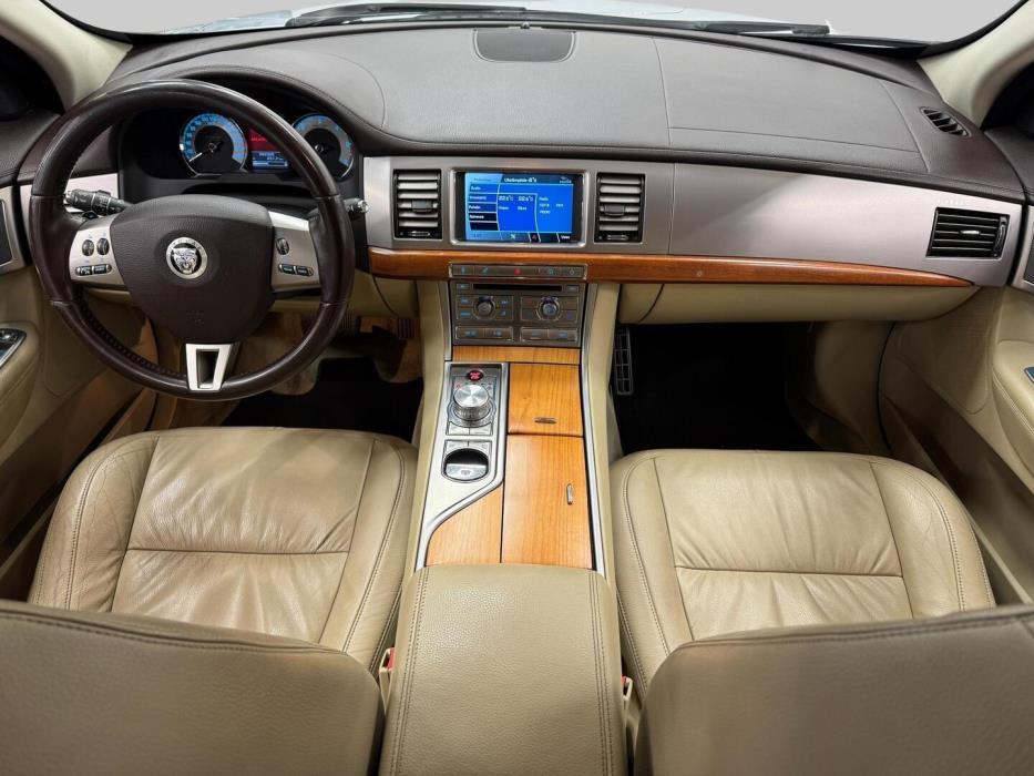 JAGUAR XF 2009