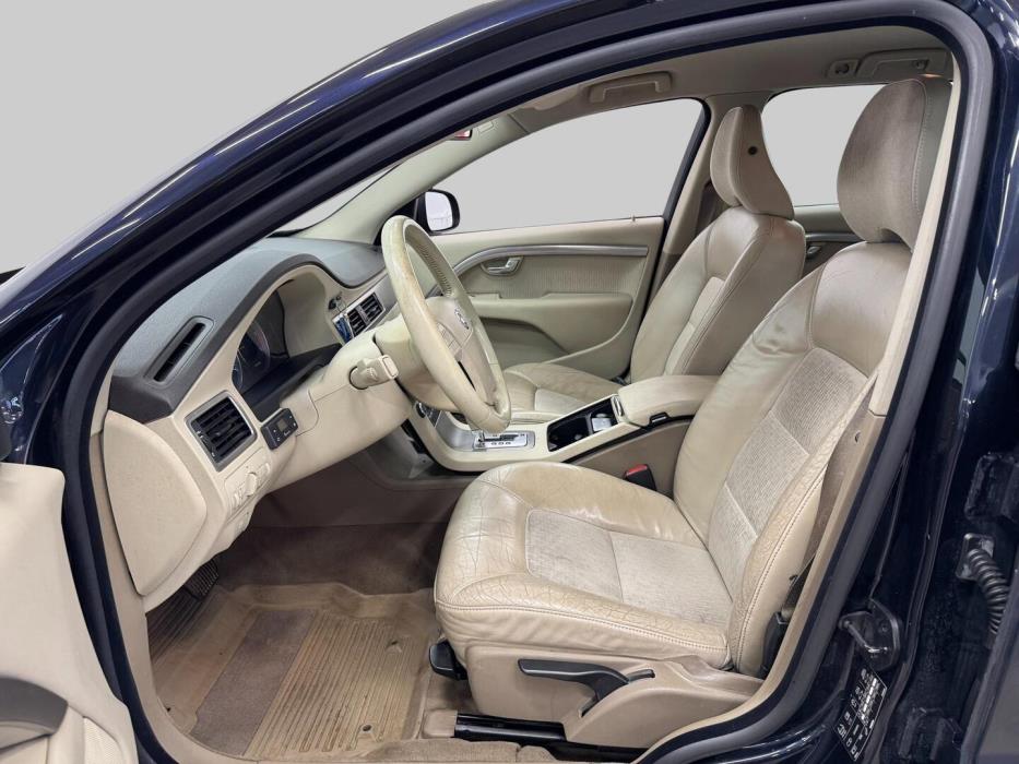 VOLVO V70 2008