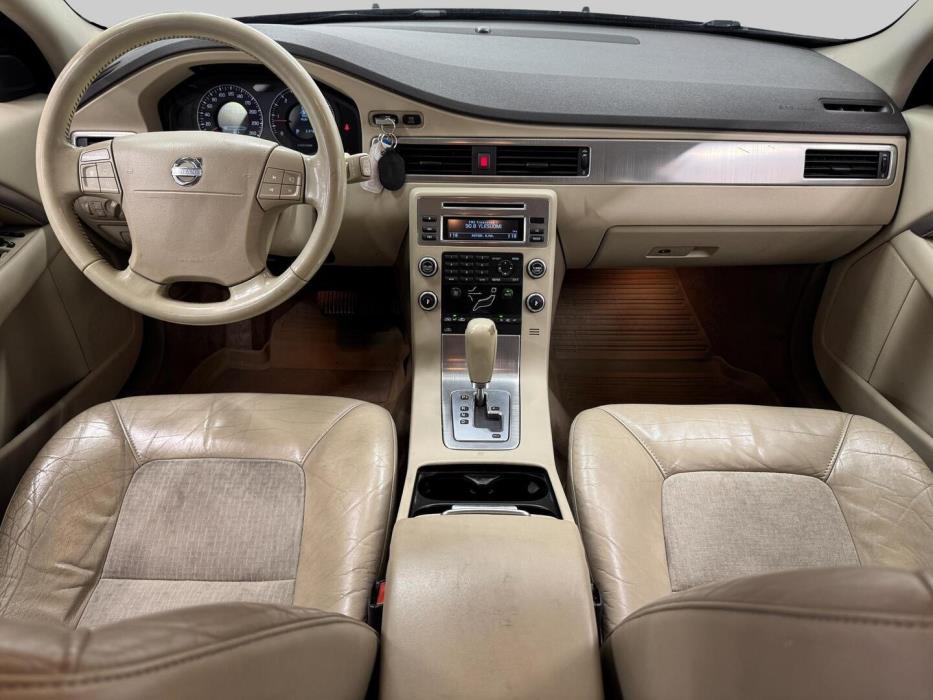 VOLVO V70 2008