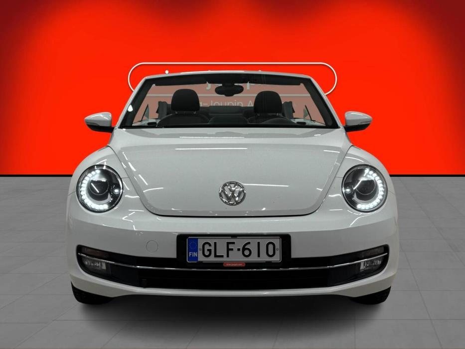 VOLKSWAGEN Beetle 2014