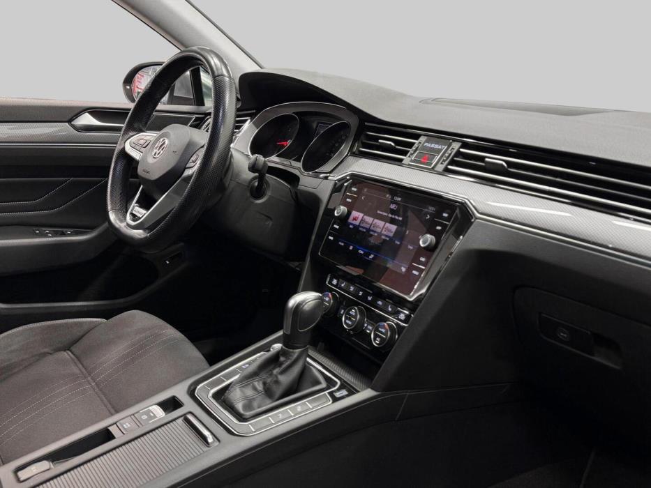 VOLKSWAGEN Passat 2020