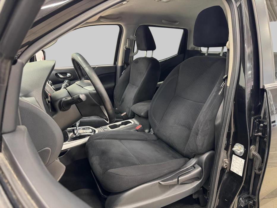NISSAN Navara 2016