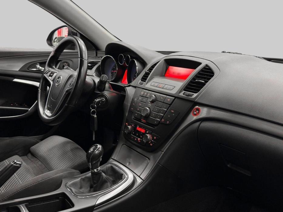 OPEL Insignia 2011