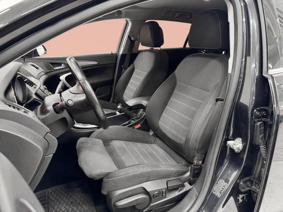 OPEL Insignia 2011