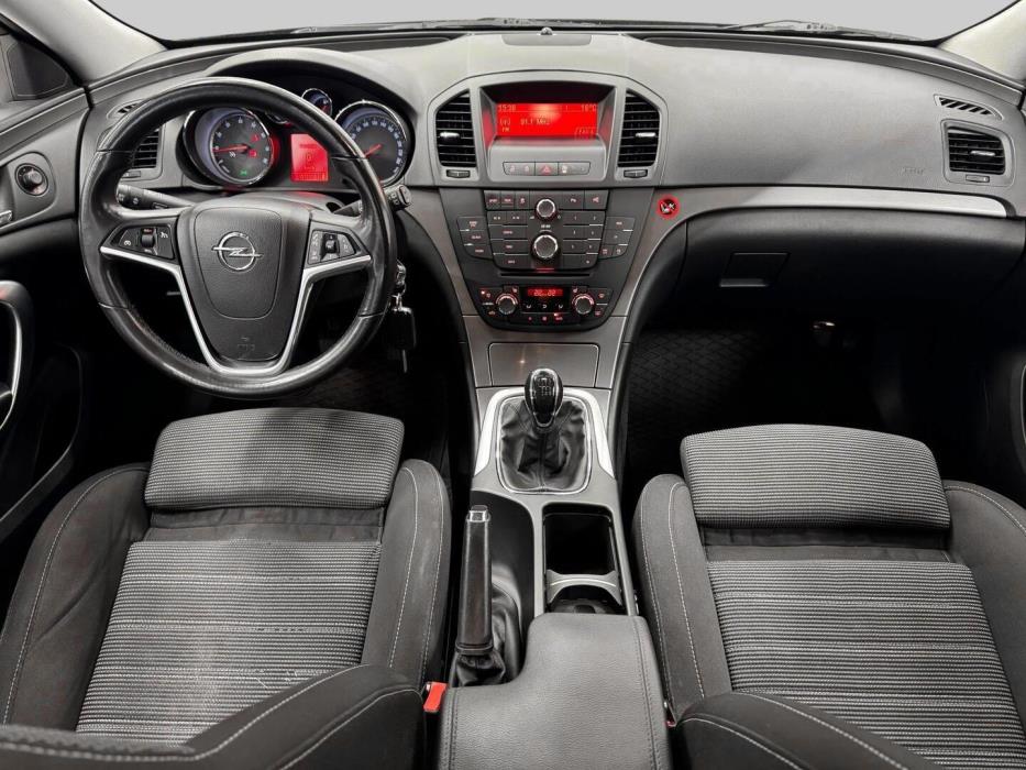 OPEL Insignia 2011