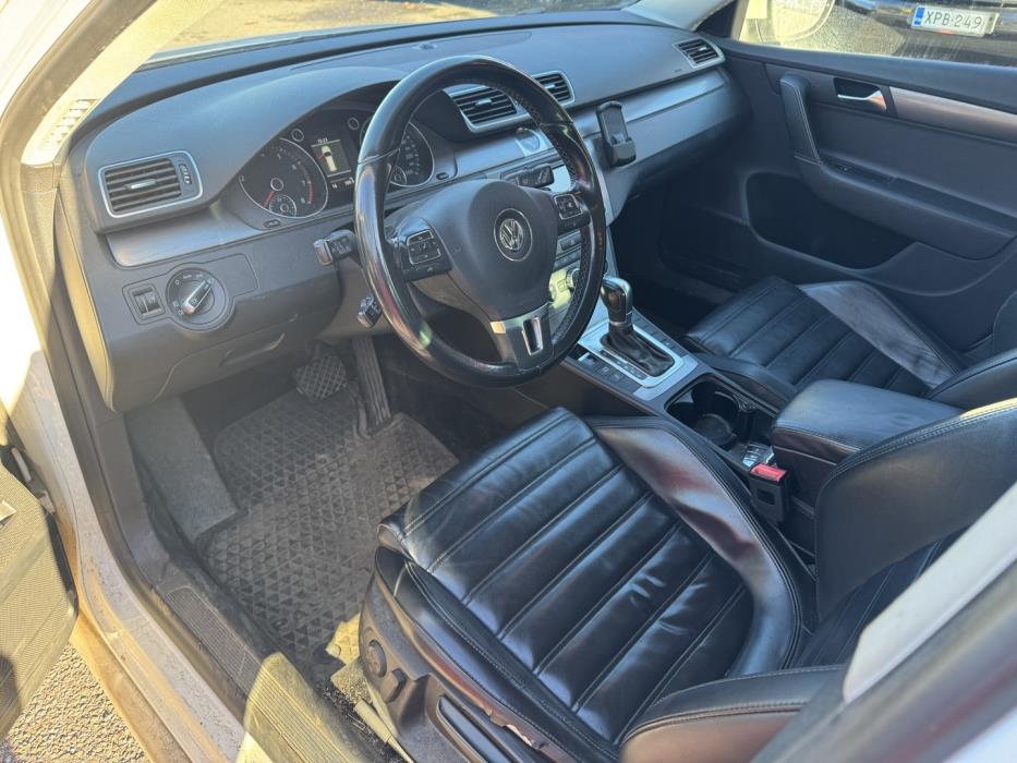 VOLKSWAGEN Passat 2013