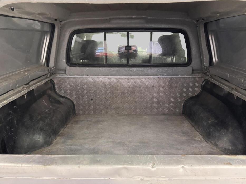 VOLKSWAGEN Amarok 2012