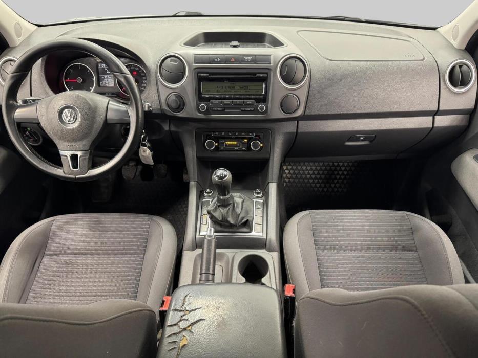 VOLKSWAGEN Amarok 2012