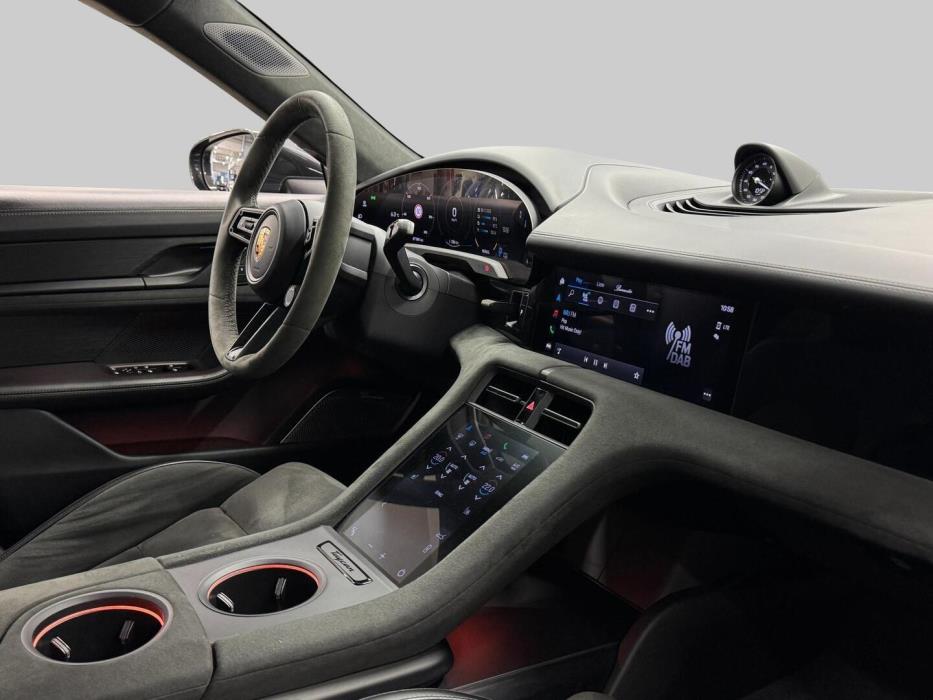 PORSCHE TAYCAN 2022