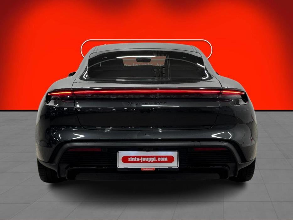 PORSCHE TAYCAN 2022