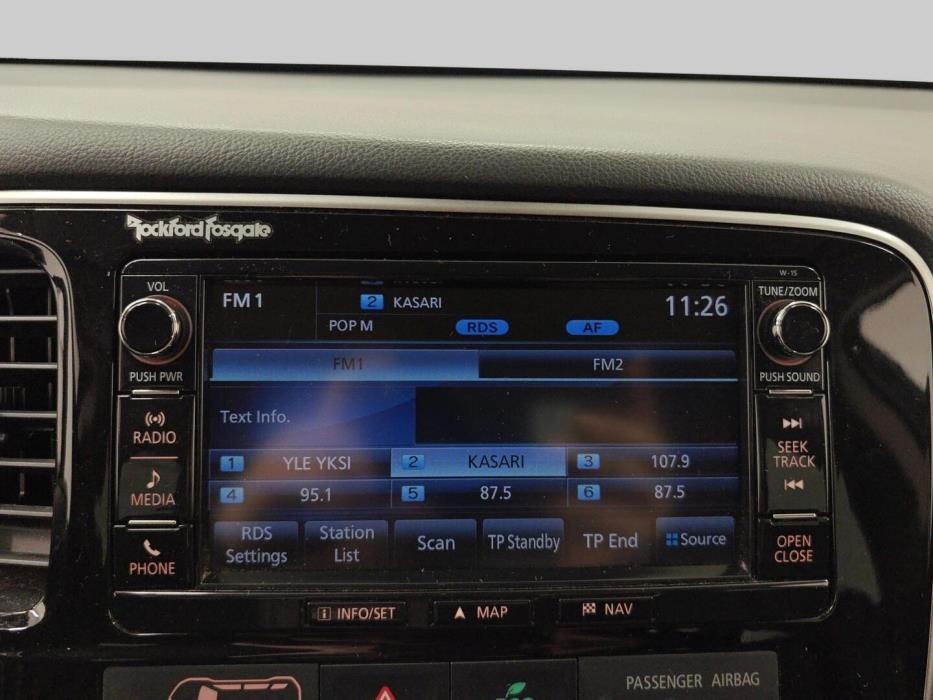 MITSUBISHI Outlander PHEV 2016