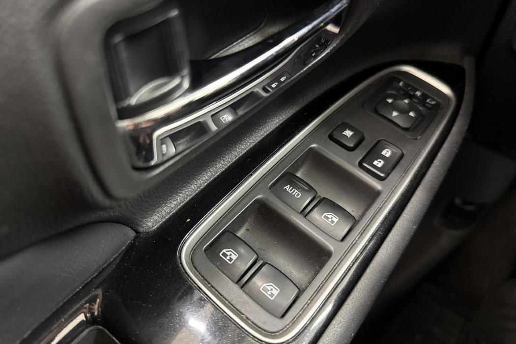 MITSUBISHI Outlander PHEV 2016