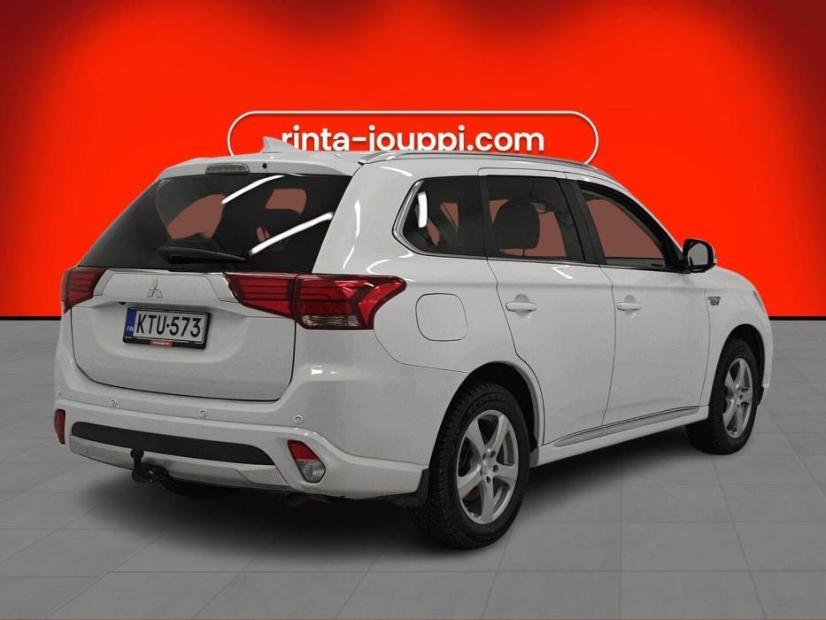 MITSUBISHI Outlander PHEV 2016