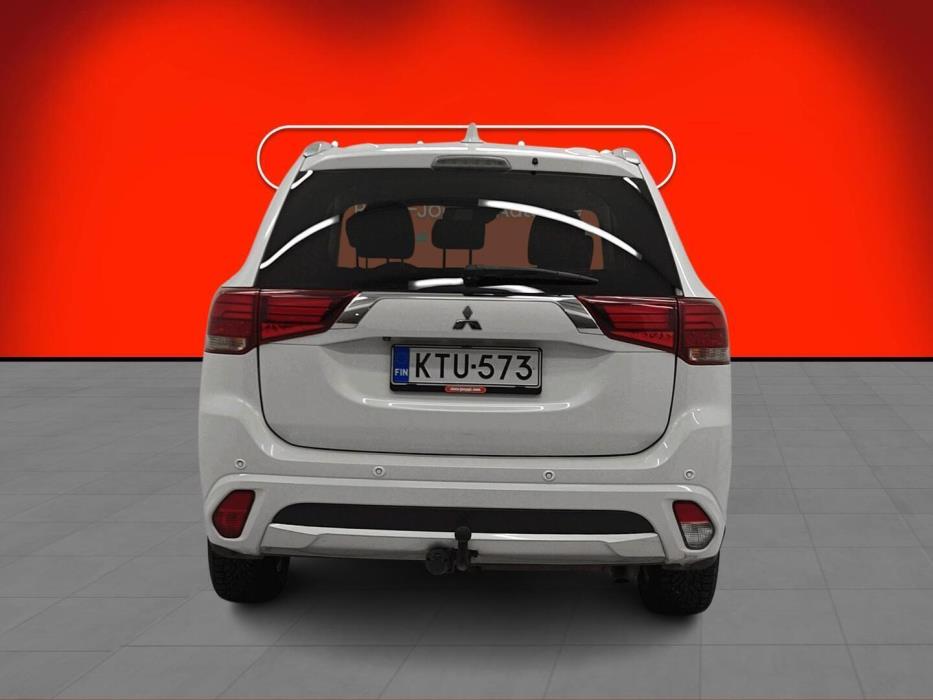 MITSUBISHI Outlander PHEV 2016