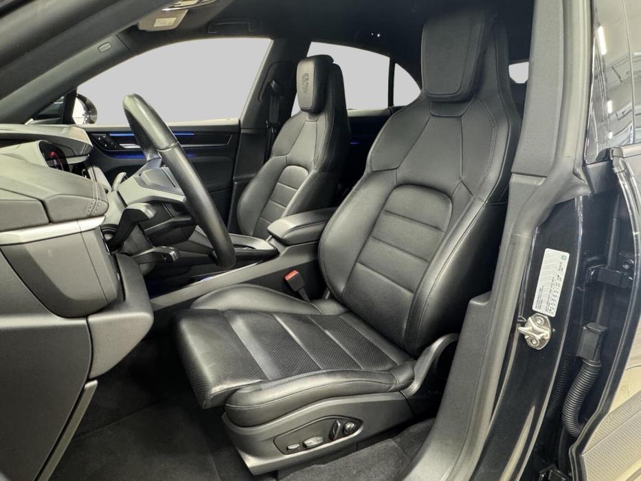 PORSCHE MACAN 2024