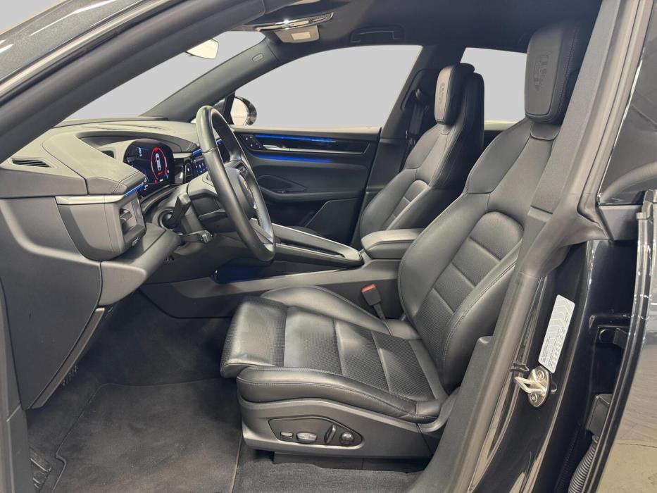 PORSCHE MACAN 2024