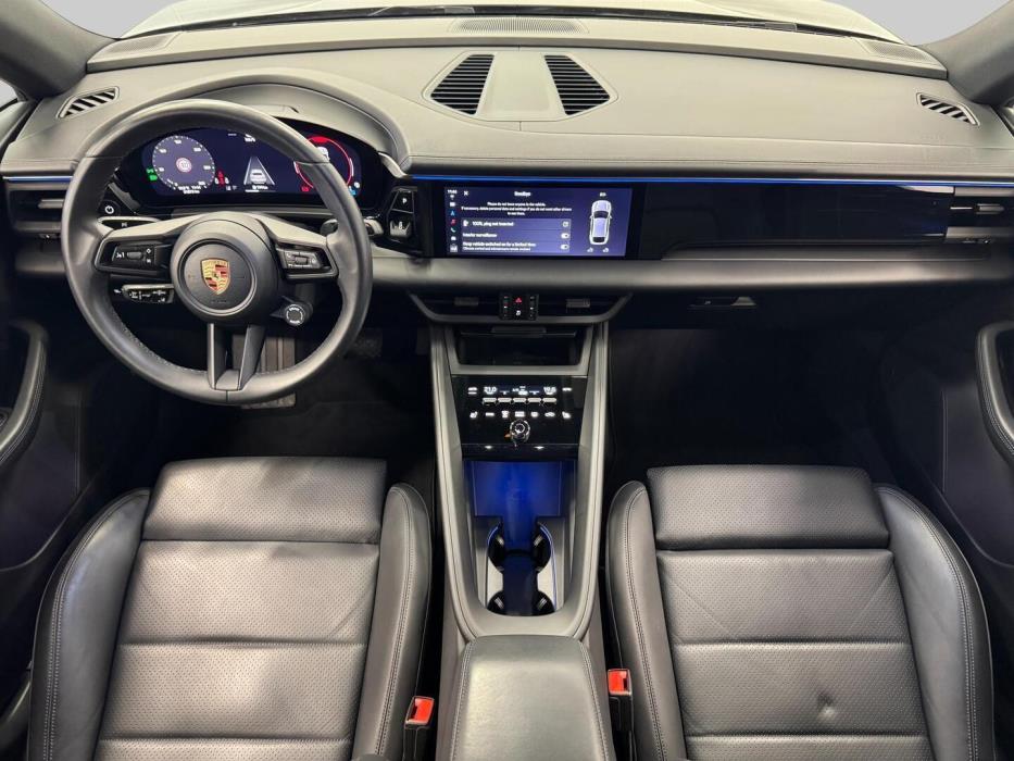 PORSCHE MACAN 2024