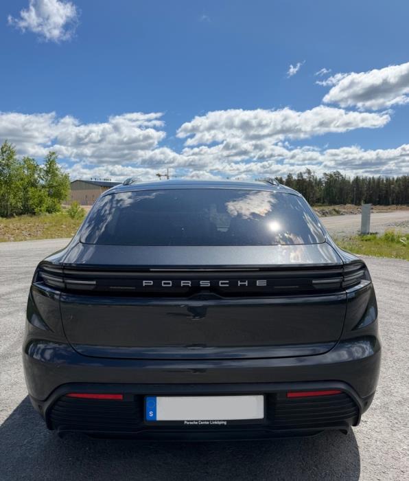 PORSCHE MACAN 2025